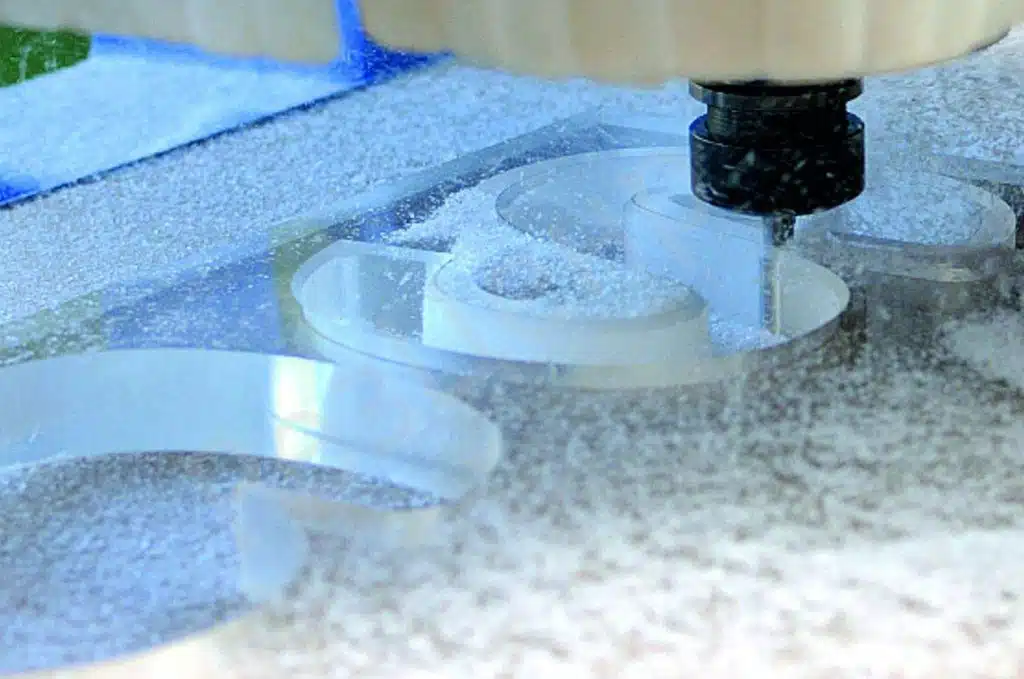 Фрезерная резка оргстекла Фрезерная резка оргстекла