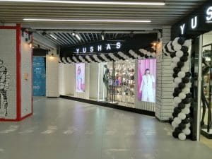 Объемные буквы оформление магазина YUSHAS