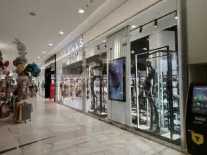 Комплексное оформление магазинов оформление магазина YUSHAS